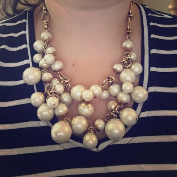 Stella & Dot | Retired Daphne Cascading Pearl + Vintage Gold Necklace - Picture 11 of 16